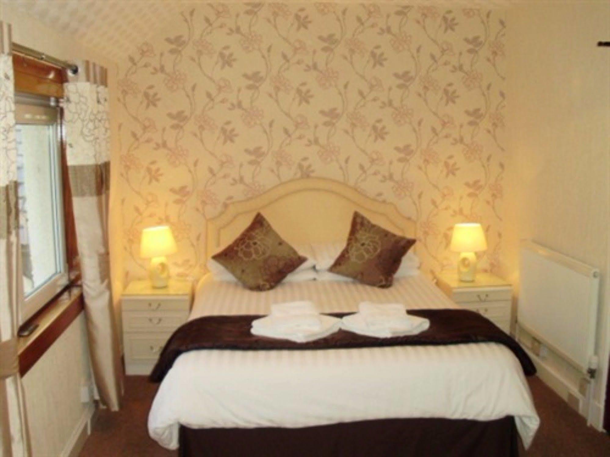 Carrmoor Guest House Карбридже Экстерьер фото